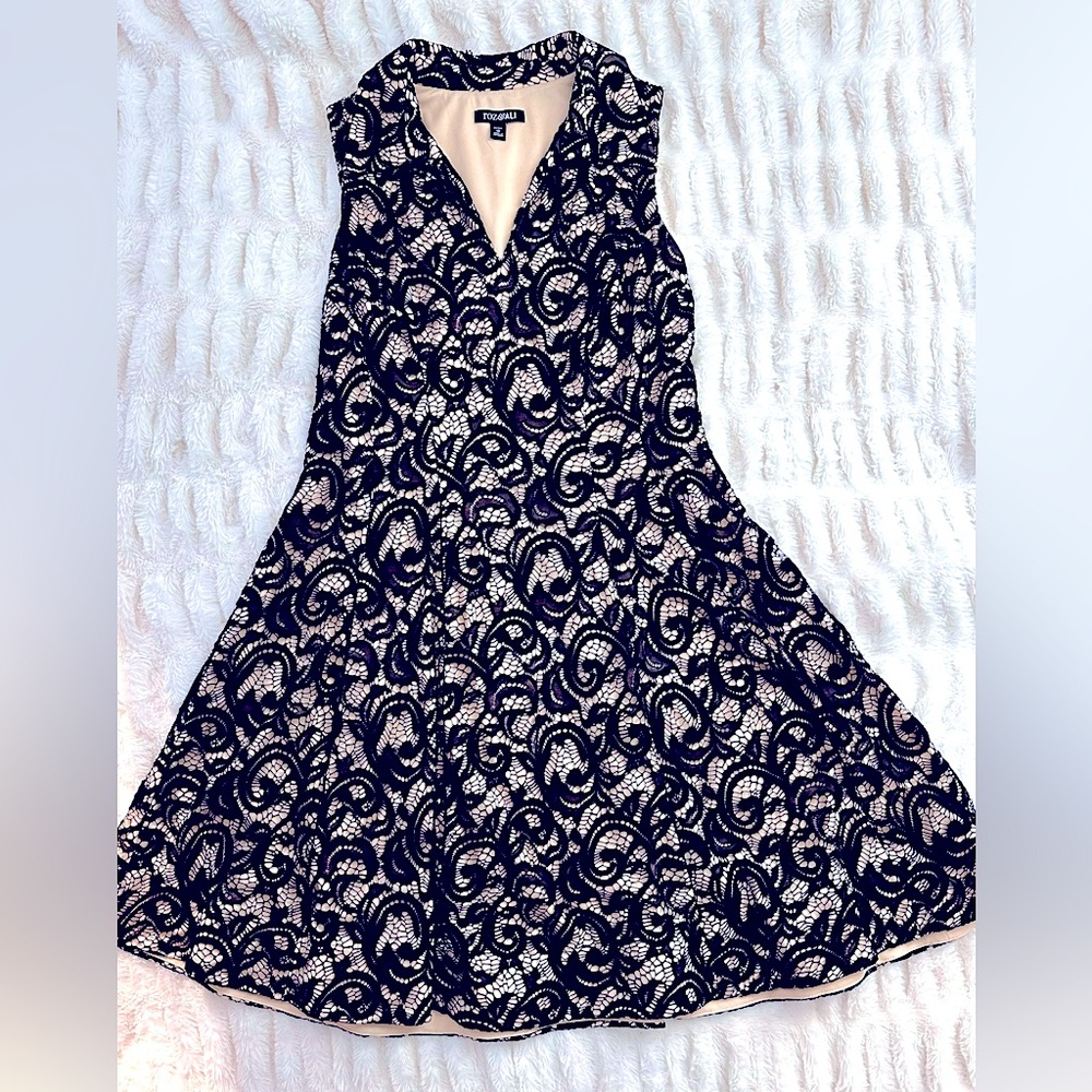 Roz&Ali Black/Tan Sleeveless Collard Dress. Size 14P